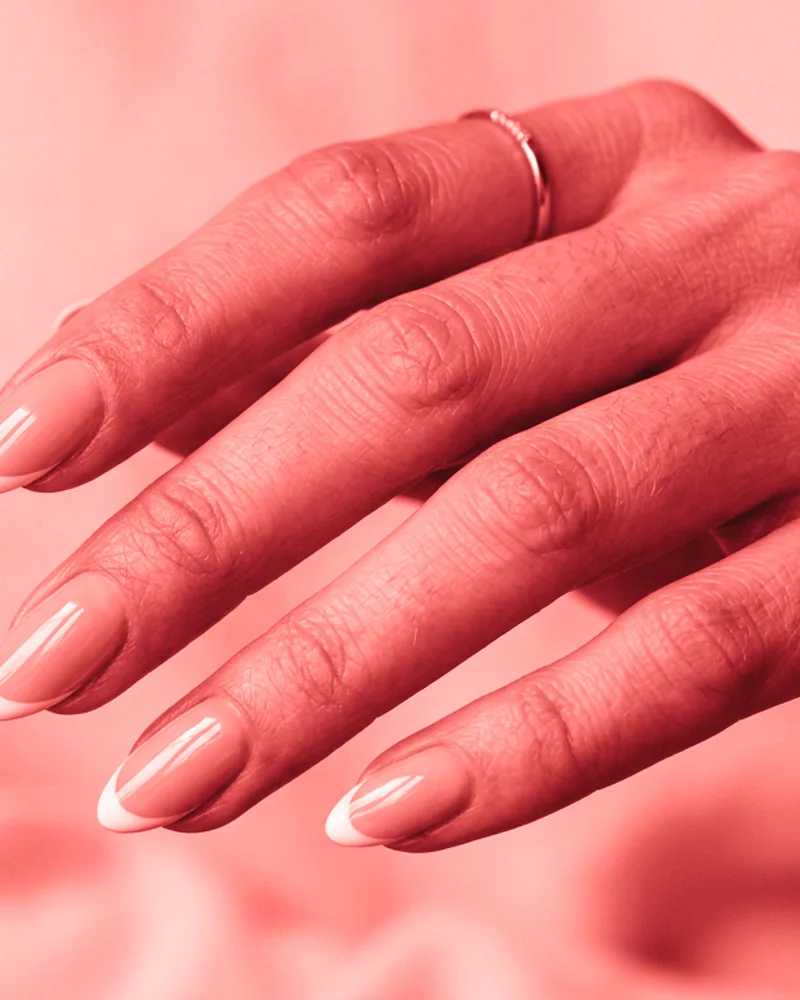 Red Nails Style 18: Deco Linear Chevron Point on oval nails