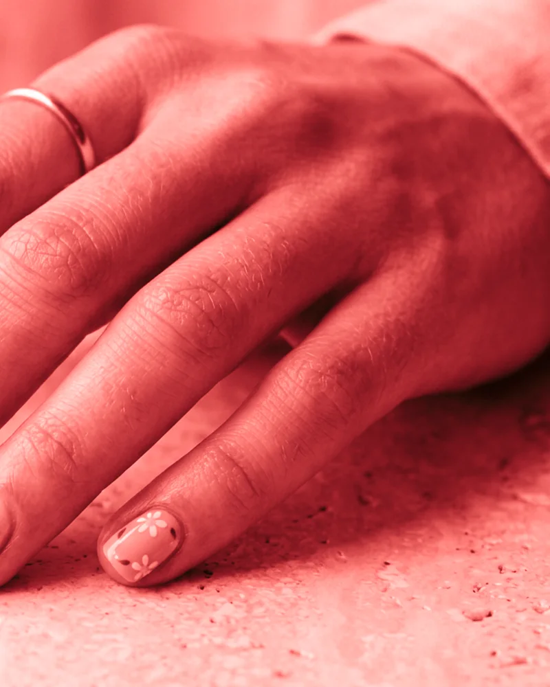 Red Nails Style 5: Sculpted 3D Swirl Accent on round nails